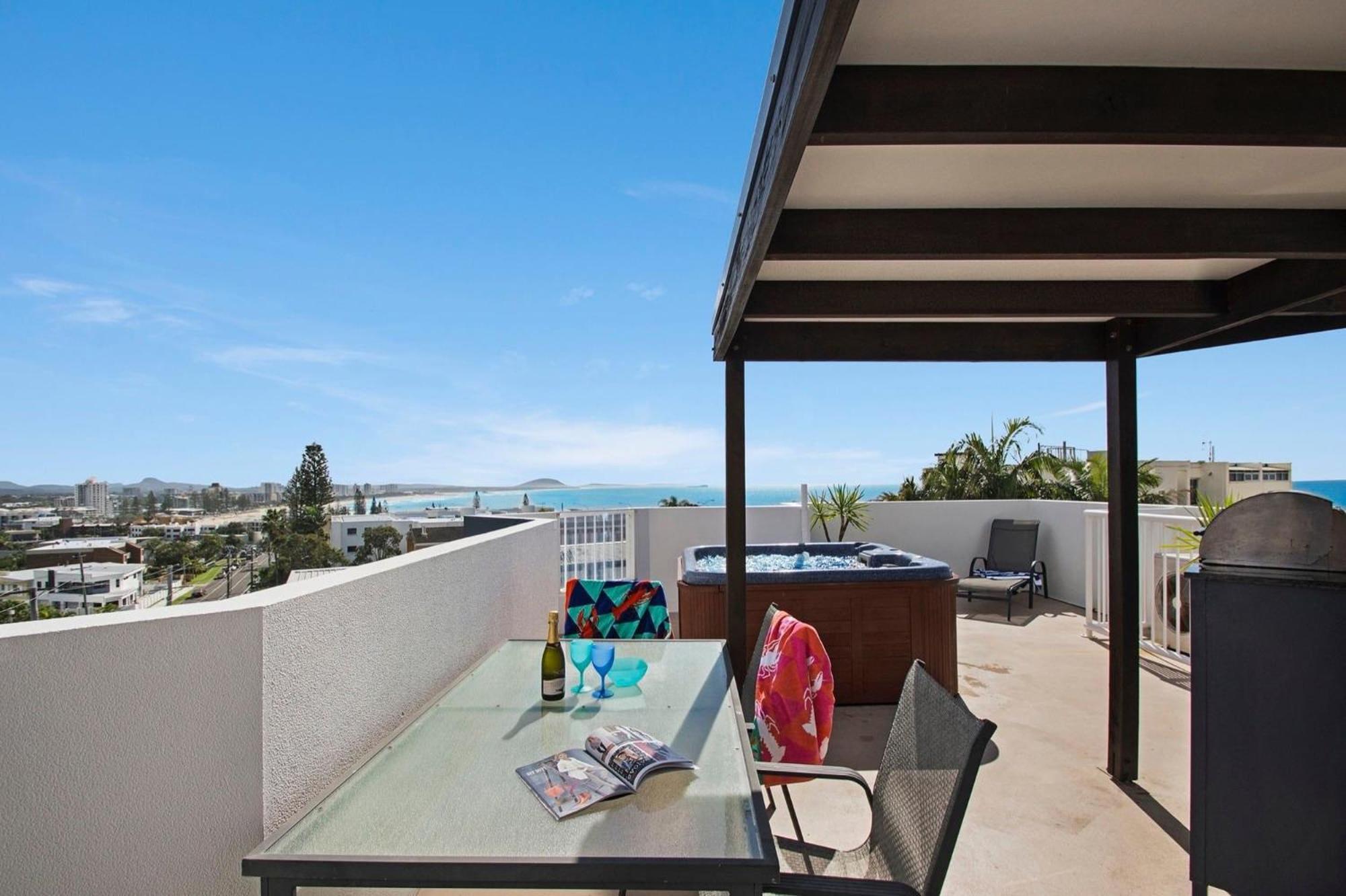 Ocean Vista On Alex Aparthotel Alexandra Headland Exterior photo