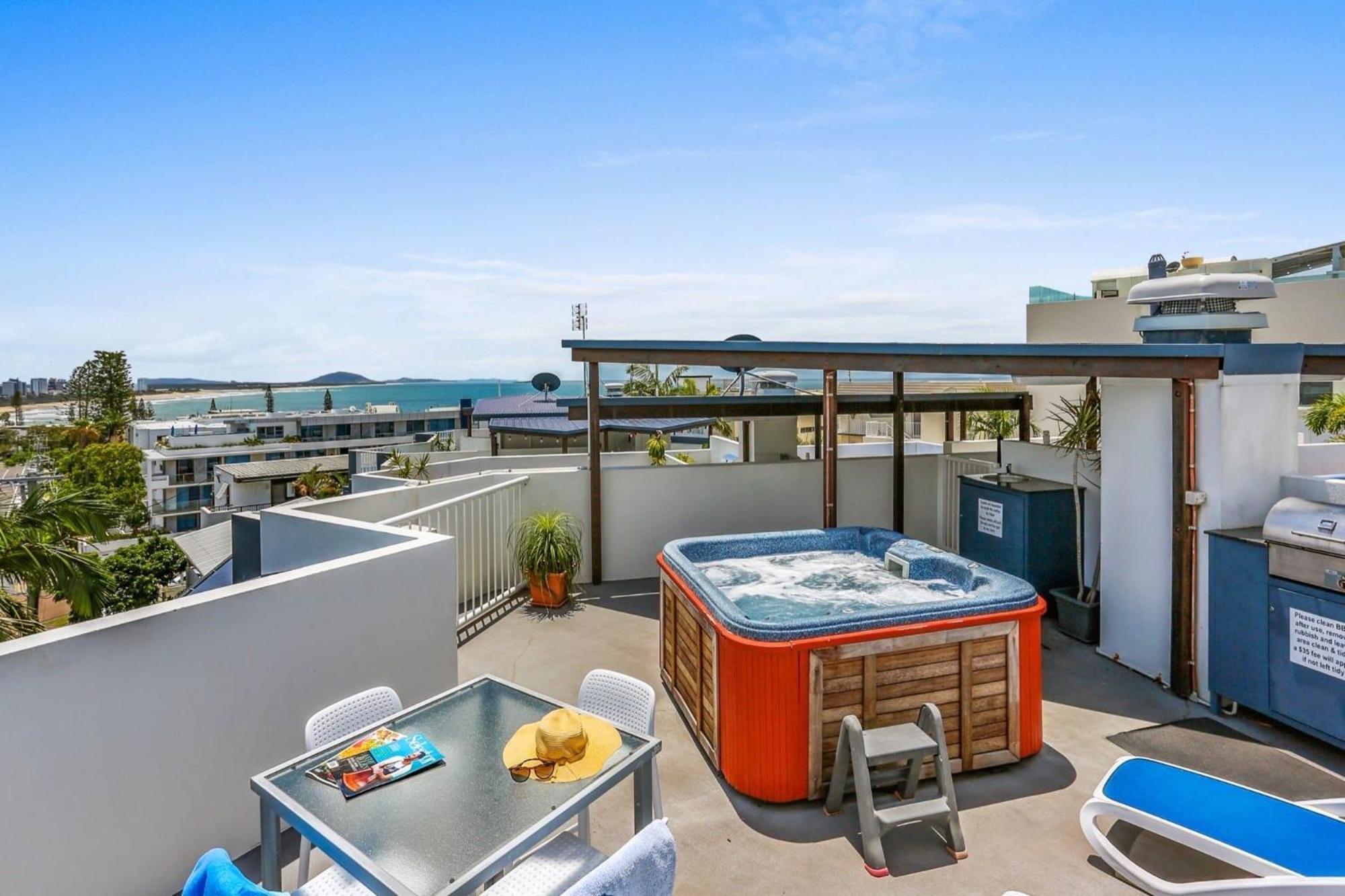 Ocean Vista On Alex Aparthotel Alexandra Headland Exterior photo
