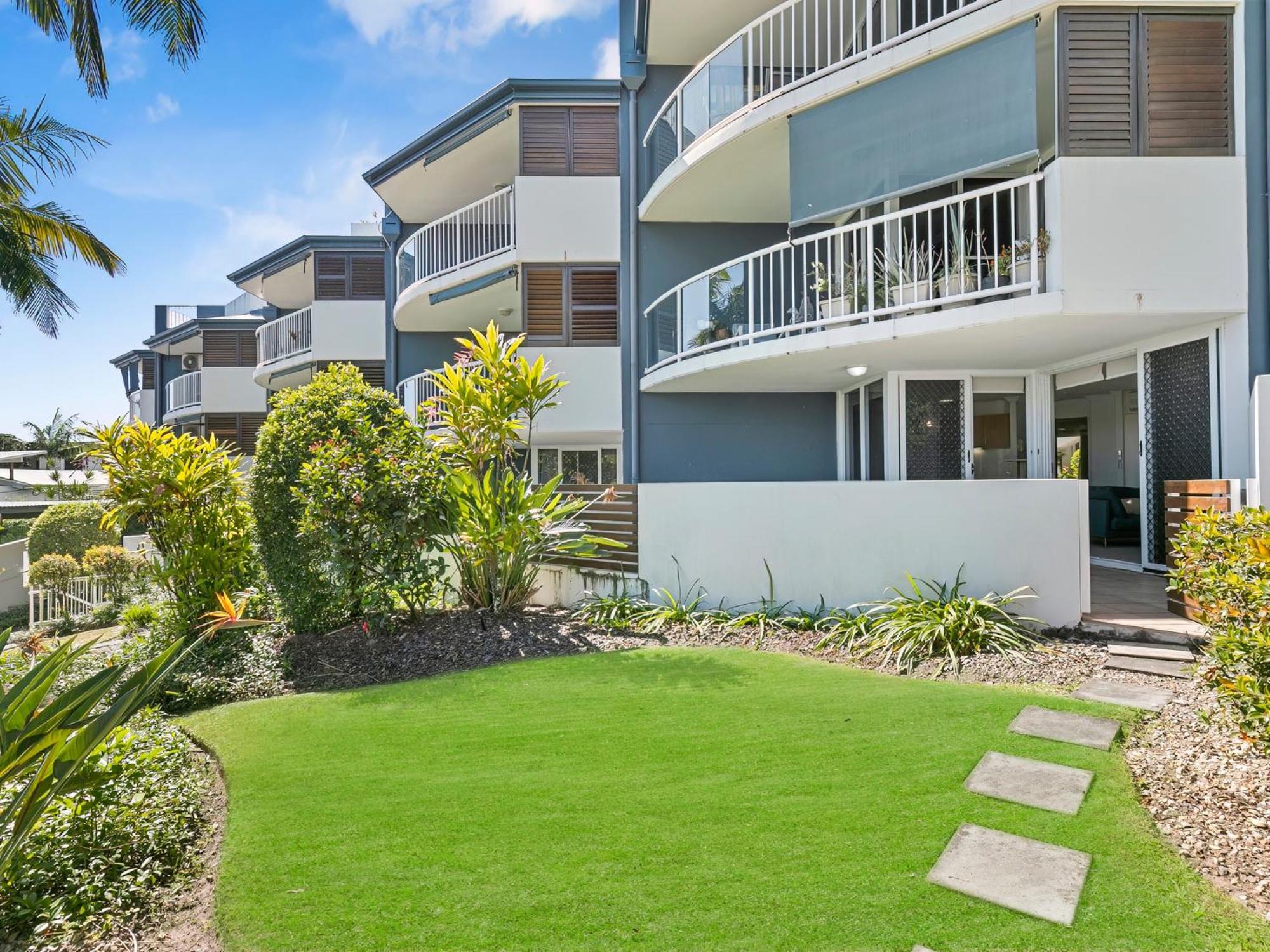 Ocean Vista On Alex Aparthotel Alexandra Headland Exterior photo