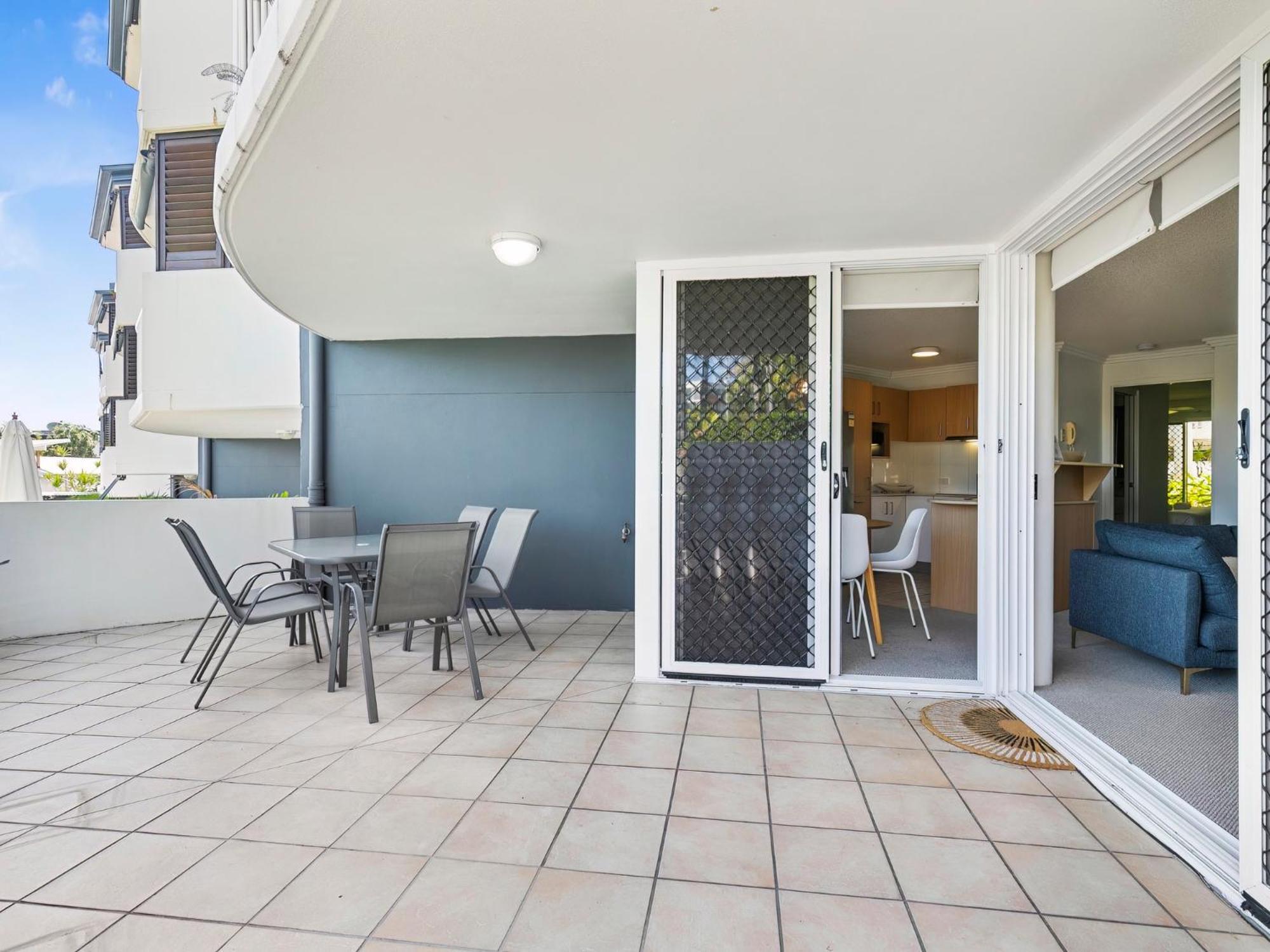 Ocean Vista On Alex Aparthotel Alexandra Headland Exterior photo