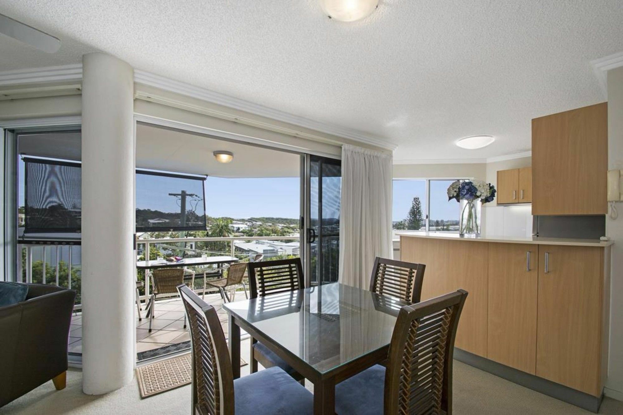 Ocean Vista On Alex Aparthotel Alexandra Headland Exterior photo